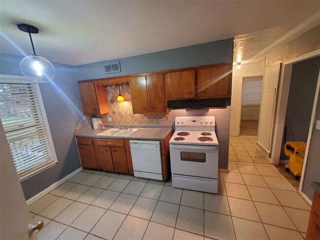 Building Photo - 417 NW 84th St