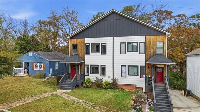 Building Photo - 160 Vanira Ave SE