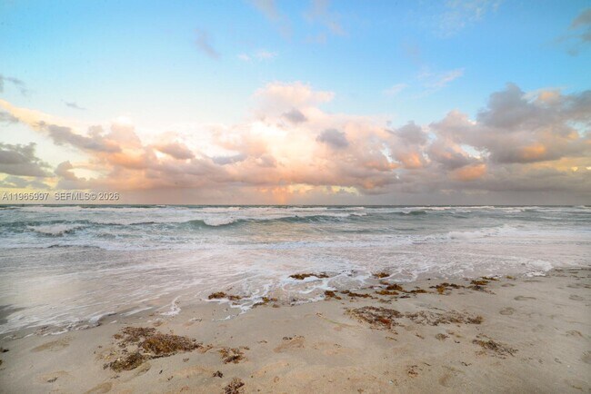 Building Photo - 328 Georgia St