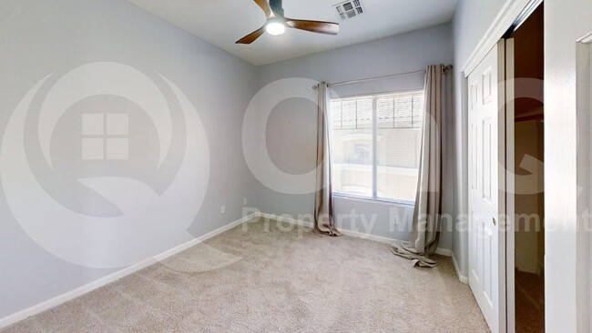 Building Photo - 525 N Miller Rd