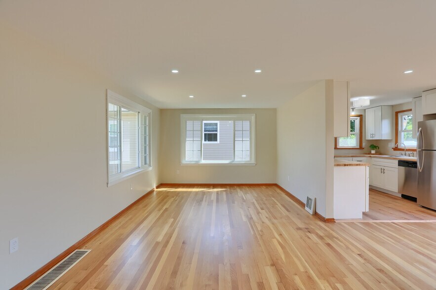 Building Photo - 1311 Midland Beaver Rd