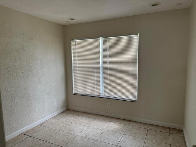 Building Photo - 1751 NW 34th Ave