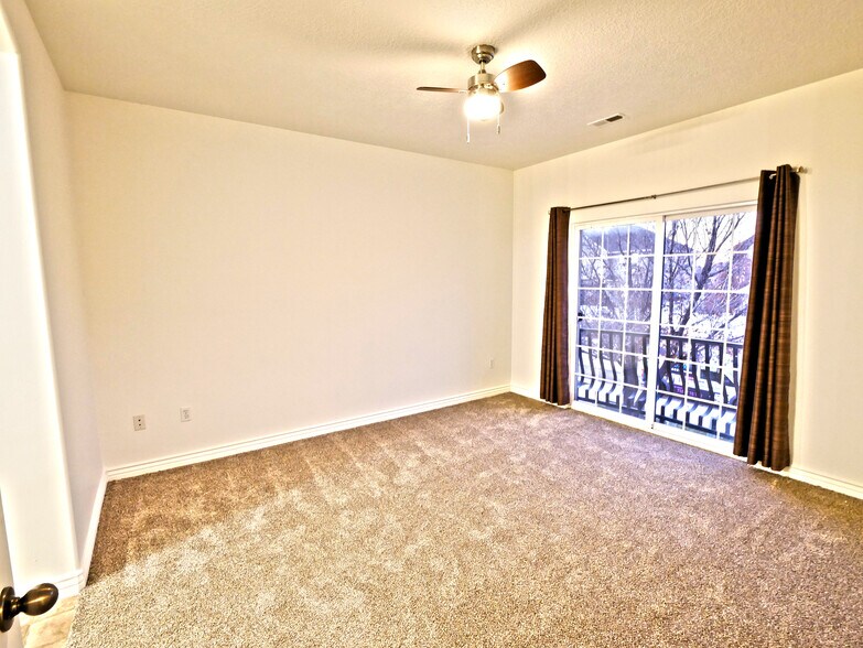 Building Photo - 3953 W Watkins Way