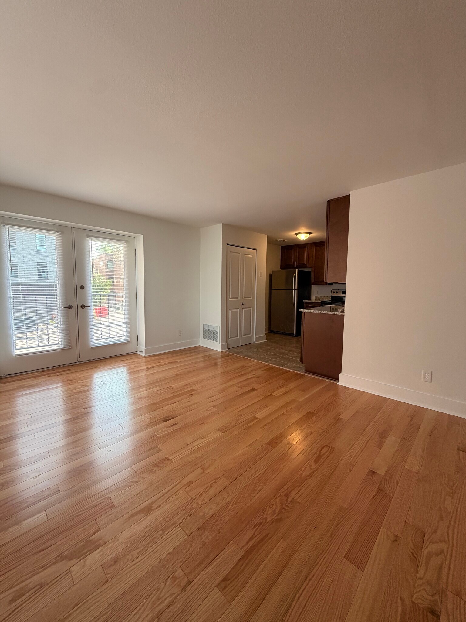 Building Photo - 5630 Pershing Ave