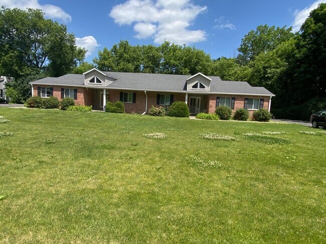 Primary Photo - 19110 Emerald Dr