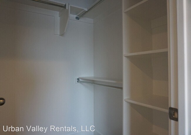 Building Photo - 3 br, 3.5 bath House - 720 E. Ryder Park Ln.
