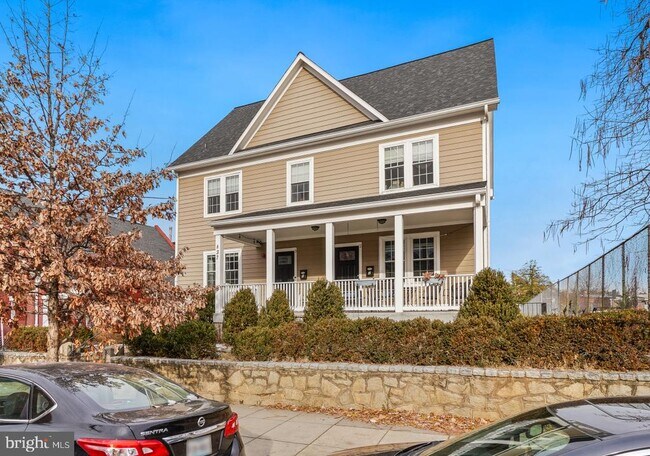 Building Photo - 837 Shepherd St NW