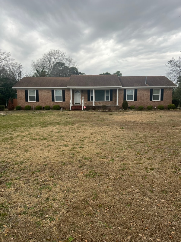 Building Photo - 639 N College Rd