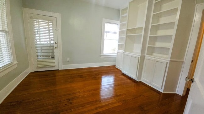 Building Photo - 2039 W Main St