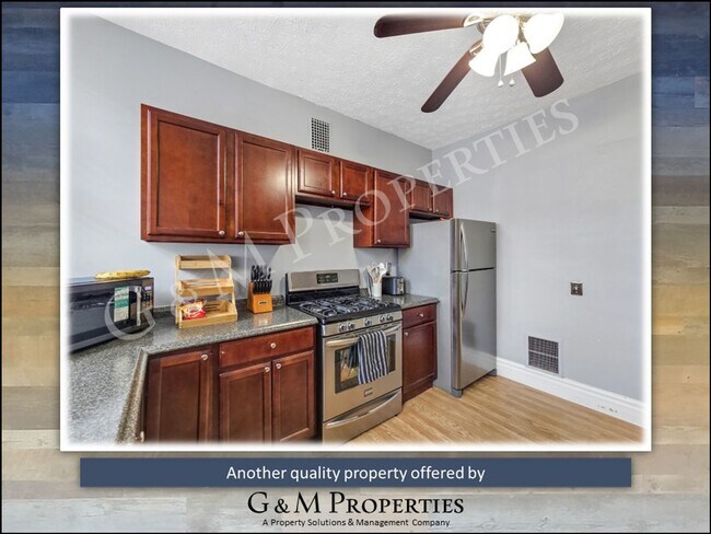 Building Photo - Rare Park Ave Rental – Spacious 3-Bedroom with Original Charm