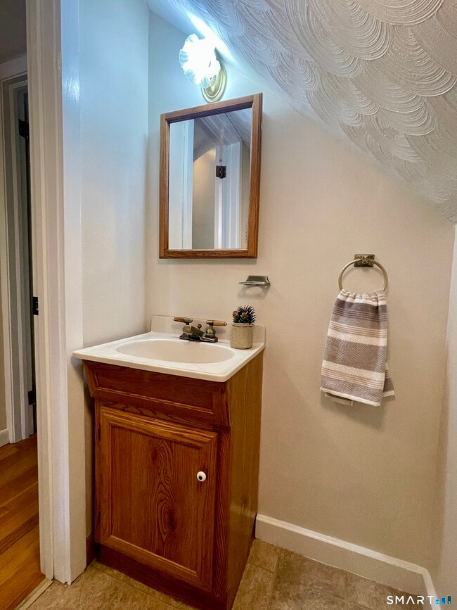 Building Photo - 31 Gordon Ave