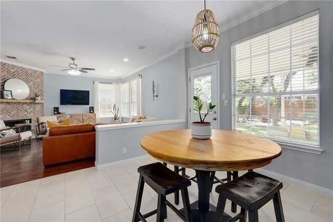 Building Photo - 1705 Azalea Dr