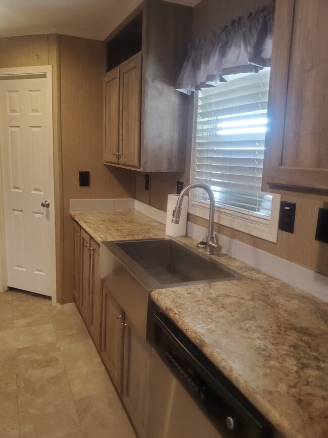 Building Photo - 1118 Meadowlark Dr