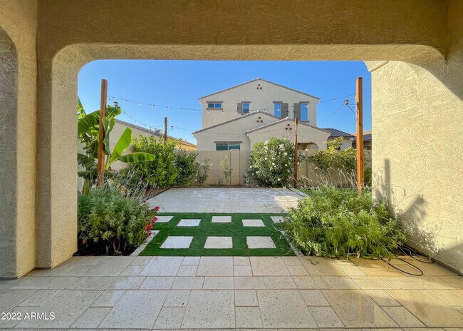 Building Photo - 2902 E Ebony Dr