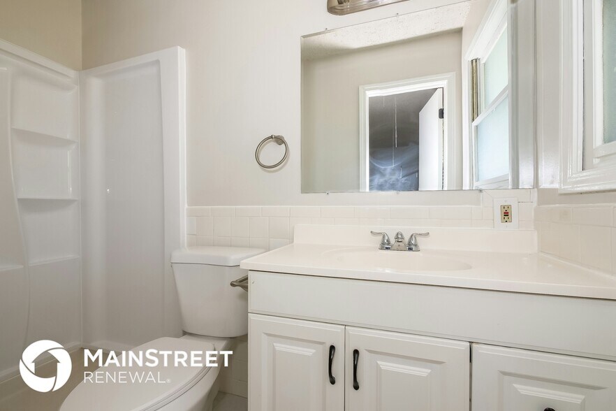 Building Photo - 6924 NW Pleasant View Dr