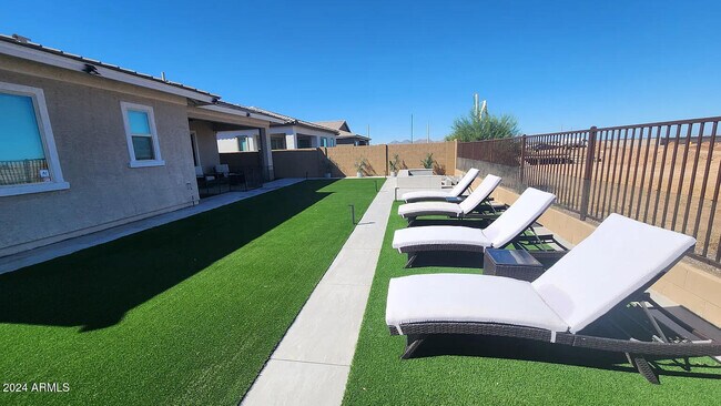 Building Photo - 2874 E Magdalena Dr