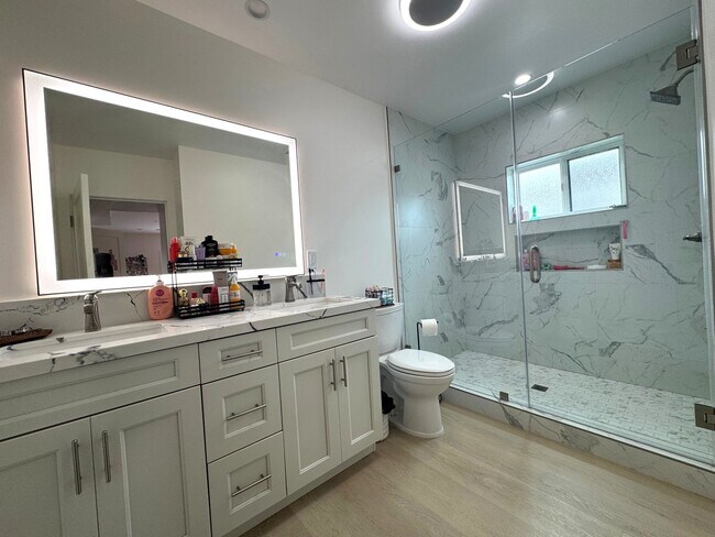 Building Photo - Luxury Coastal Living – Brand New Custom H...
