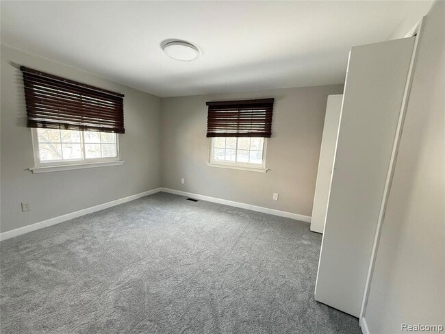 Building Photo - 21141 E Glen Haven Cir