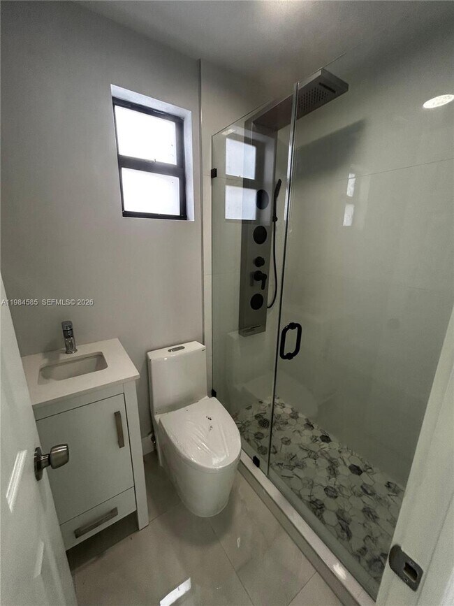 Building Photo - 801 NW 35th Ave