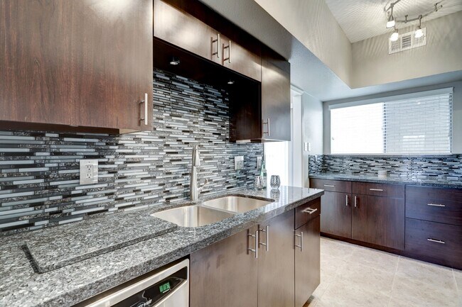 Building Photo - 1115 Augusta Dr