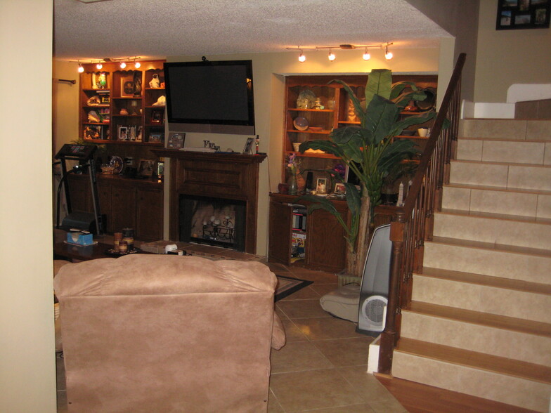 Building Photo - 5420 Heatherstone Dr