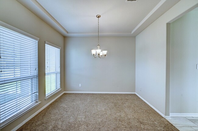 Building Photo - 3303 Owl Hollow Dr