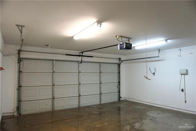 Building Photo - 26 Cedar Ave