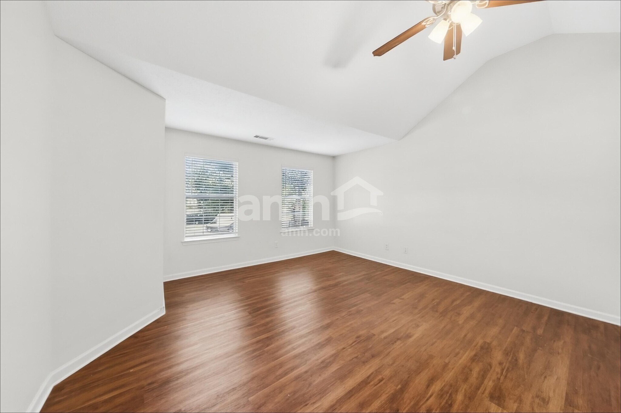 Building Photo - 364 Hidden Creek Ln