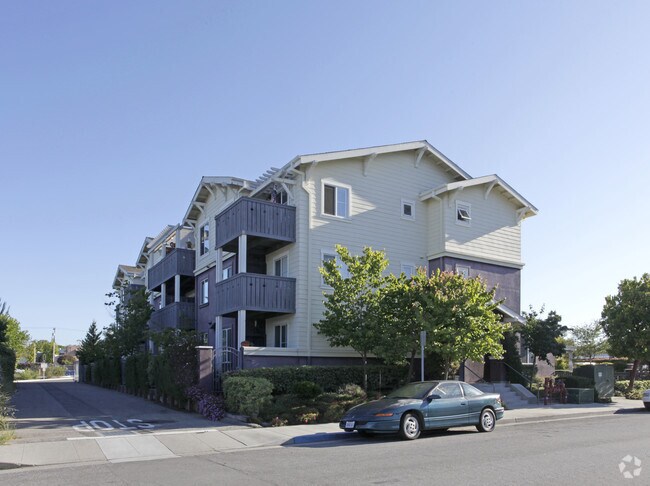 Building Photo - Gault Street Apartments