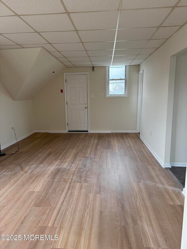 Building Photo - 257 Carr Ave