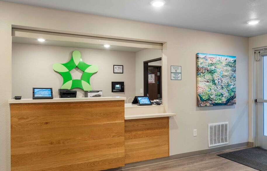 Building Photo - Furnished Studio-Wildwood