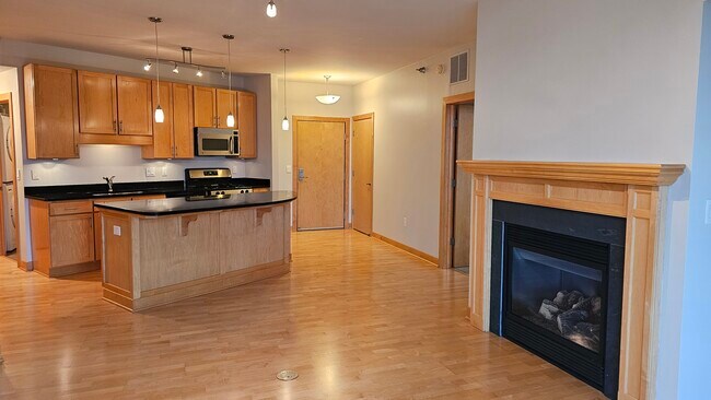 Building Photo - 317 Groveland Ave