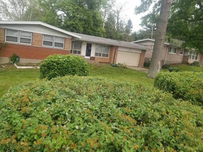 Primary Photo - 2100 S New Florissant Rd