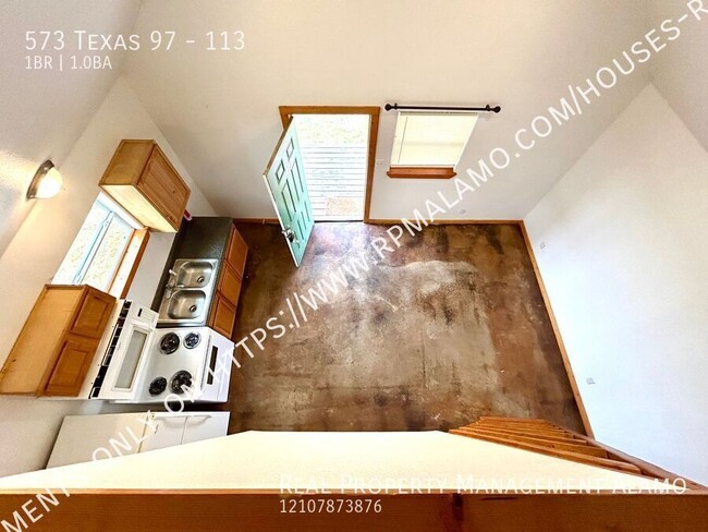 Building Photo - AVAILABLE NOW! 1 Bedroom / 1 Bath Lodge w/...