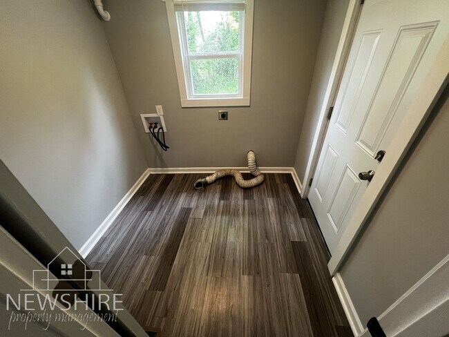Building Photo - Recently Remodeled 3 Bedroom Home with Large Backyard and Covered Front Porch
