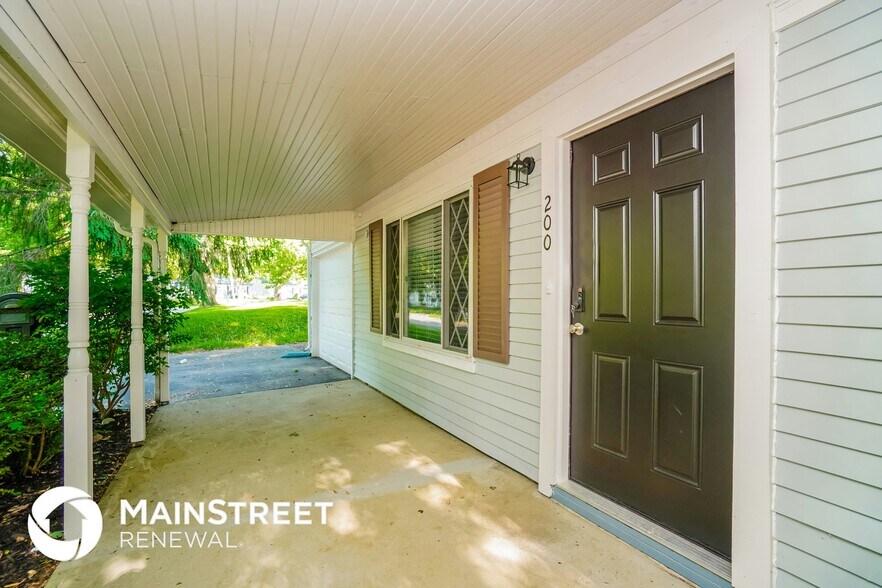 Building Photo - 200 Crestview Dr