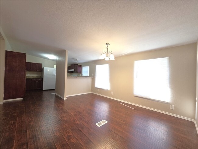 Building Photo - 9 Ridgeway Dr