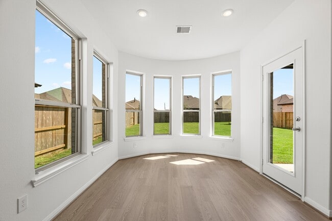 Building Photo - 2610 Glacier Pt Dr