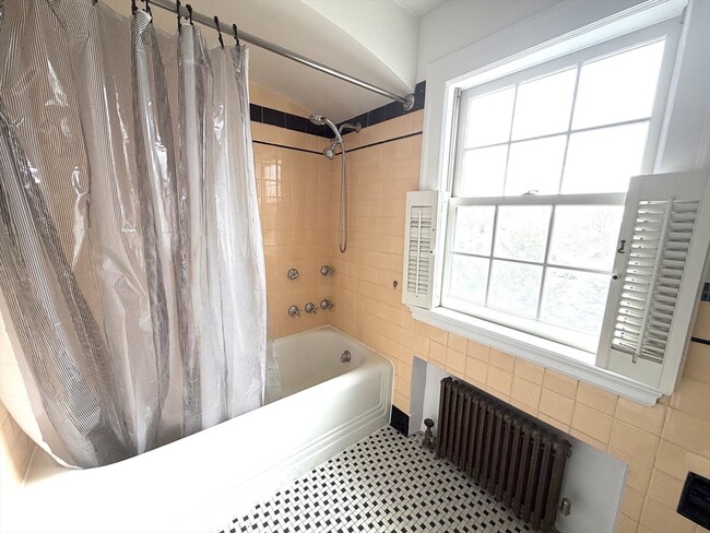 Building Photo - 15 Glenburn Rd