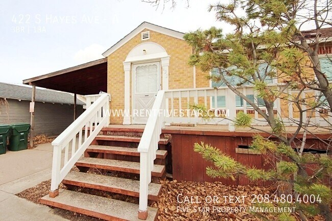 Primary Photo - 422 S Hayes Ave