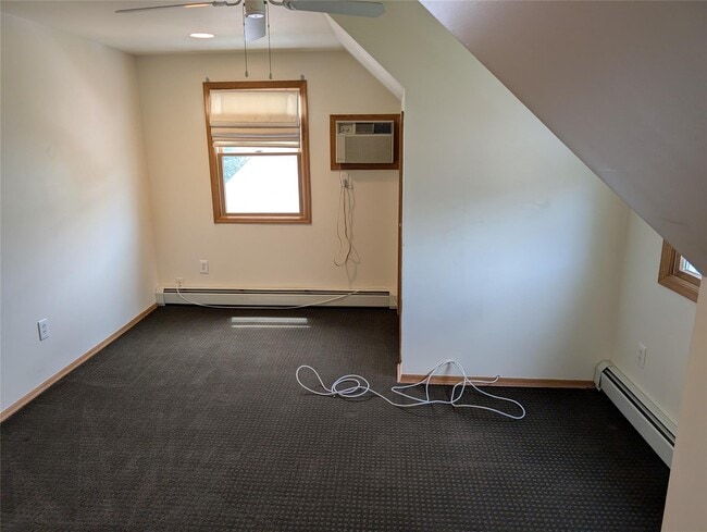 Building Photo - 6 Terrace Ct