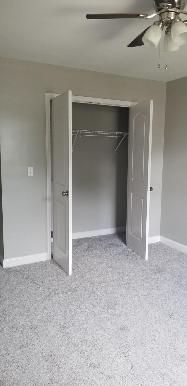 Building Photo - 181 Candle Brook Dr