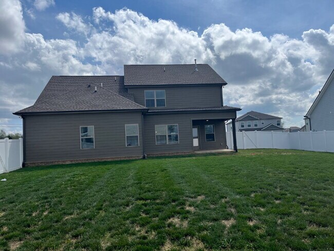 Building Photo - "Spacious 4-Bedroom Retreat with 3.5 Baths in Charming Mt. Juliet!"