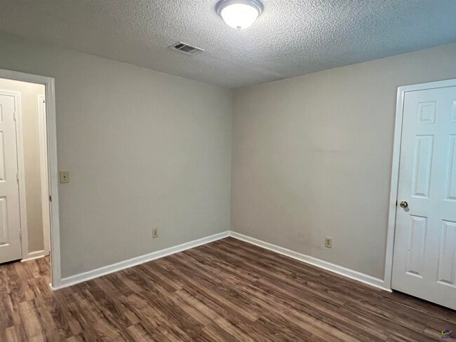 Building Photo - 536 Loblolly Ln