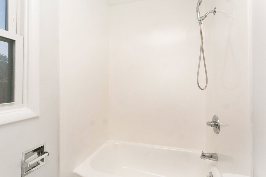 Building Photo - 4898 S Logan St