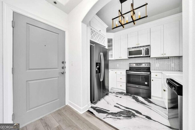 Building Photo - 3445 N Stratford Rd NE