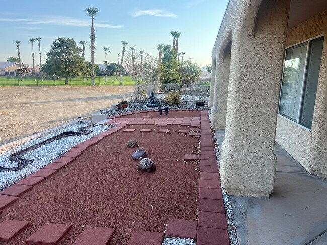 Building Photo - 1967 E Desert Dr