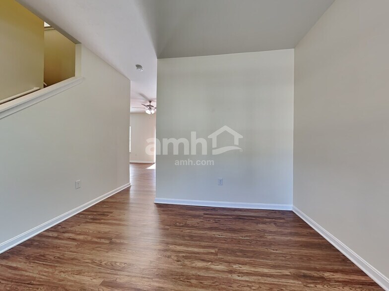 Building Photo - 4828 Jessica Suzanne Dr