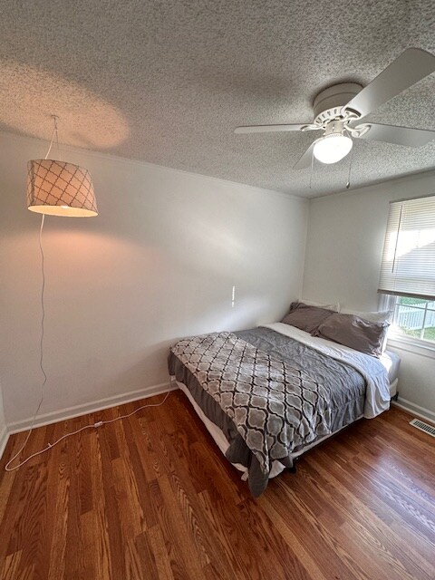 Building Photo - 215 Blackwell Rd