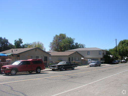 Building Photo - 540-572 Mahoney Ave
